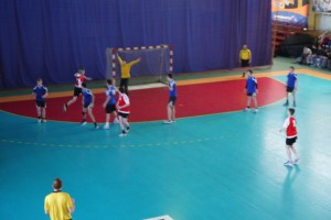 Астраханские гандболистки борются за золото соревнований «Стремительный мяч» в Волгограде