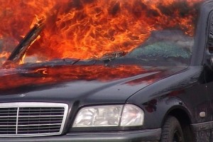 В Астраханской области из-за неисправности загорелся автомобиль