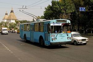 Астраханцы вышли на улицу против увольнения и закрытия троллейбусов