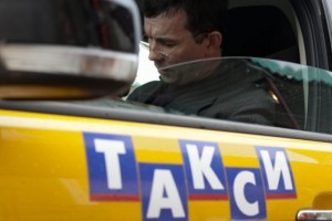 В Астраханской области таксисты незаконно перевозят пассажиров через границу