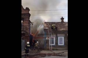 Появились видео и подробности крупного пожара в центре Астрахани