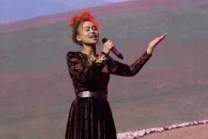 Астраханка выступила на фестивале казахской песни