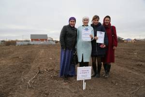 Астраханские многодетные семьи из Красноярского района получают землю