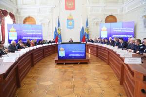 Астраханский губернатор  призвал активизировать работу с молодёжью