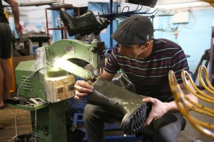 Астраханский завод резиновой обуви вышел на допожарные объёмы производства