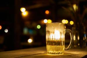 Минздрав предложил запретить продавать пьяным алкоголь