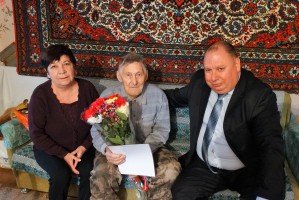 Поздравления с 92-летием принимает ветеран Володарской больницы