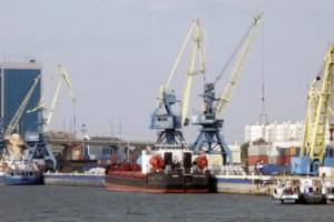В Астрахани моряки трех судов объявили голодовку