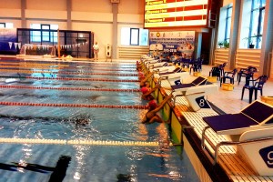 В Астрахани начались открытые соревнования по плаванию «День спиниста»