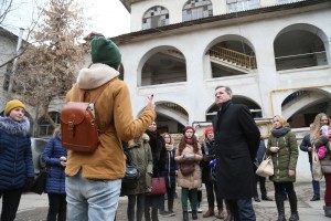 Астраханский губернатор принял участие в «хулиганской» экскурсии