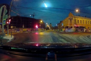 Падение метеора попало в объектив видеорегистратора жителя Астрахани