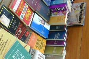 Астраханцы передали в дар библиотеке более десяти тысяч книг
