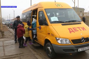 В районах Астраханской области появились новые школьные автобусы