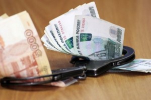 В Астраханской области экс-полицейский обманом выманил у семьи 35 тысяч рублей