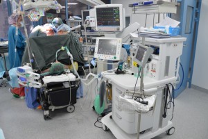 Хирурги АМОКБ провели уникальную операцию