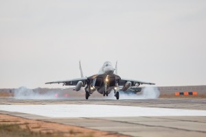 В Астрахани тепло встретили военных лётчиков, вернувшихся  после успешного завершения выполнения задач в Сирии