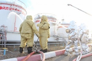 Астраханские спасатели ликвидировали последствия условного топливного взрыва