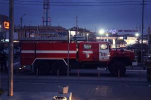 Глубокой ночью на Савушкина в Астрахани специально подожгли магазин