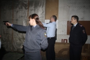 В Астрахани руководители подразделений органов внутренних дел сдали зачёты по правовой, физической и огневой подготовке