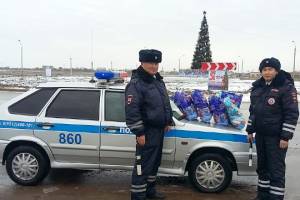 Под Астраханью мальчика, серьезно пострадавшего в ДТП, навестил Дед Мороз