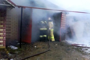 В Трусовском районе Астрахани ночью сгорел гараж