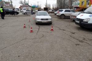 В Астрахани на парковке водитель «Audi» сбил женщину