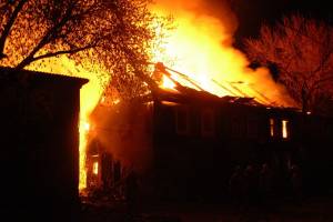 В Астраханской области из-за курильщика произошел крупный пожар
