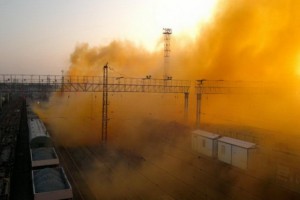 В Волгоградской области вспыхнули 16 вагонов из Астрахани с серой