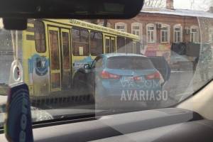 В Астрахани произошло ДТП с автобусом и иномаркой