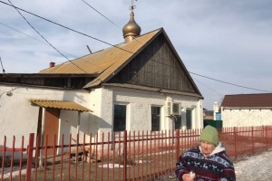 В Астраханской области пенсионерка вынуждена жить в здании бывшей церкви