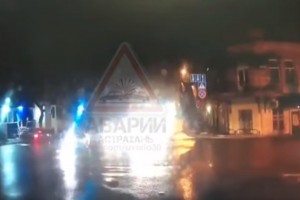 В Астрахани иномарка врезалась в крыльцо магазина из-за нетерпеливого водителя