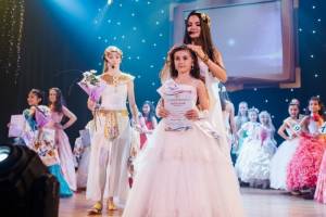 Астраханские малышки участвуют в конкурсе красоты
