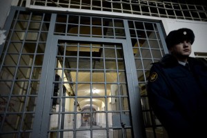 В Астрахани осуждённый напал на сотрудника колонии