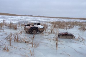 Астраханские пограничники задержали в Калмыкии ледовых браконьеров