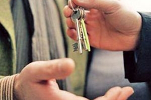 В Астрахани ключи от новых квартир получили 98 детей-сирот