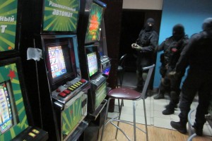 В Астрахани за организацию казино в частном доме осуждены трое мужчин