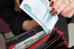 Мошенница под видом прокурора из Москвы украла у астраханки 40 тысяч рублей