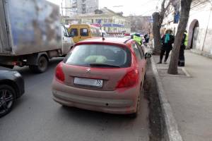 Женщину сбили на дороге в Астрахани