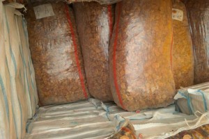 Астраханские пограничники не пропустили 80 кг сухофруктов и более трёх тонн супового набора