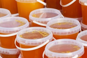 Волгоградец  пытался вывезти из Астрахани в Казахстан почти полтонны мёда