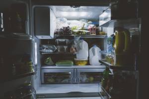 Как можно сэкономить при помощи холодильника и пылесоса
