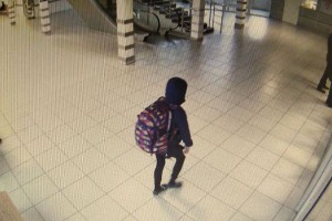 Без вести пропавшую школьницу из области нашли в астраханском торговом центре