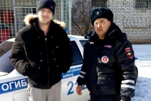 Пьяный астраханец за рулём «москвича» пытался убедить полицейских, что он просто пассажир