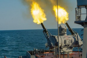 Военные Каспийской флотилии уничтожили беспилотники условного врага