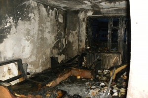 В Астраханской области при пожаре в квартире спасены 10 человек