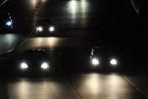 Астраханские водители обязаны «светиться» в темноте с этой недели