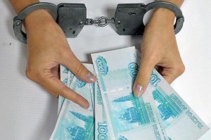 В Астрахани бывший председатель ТСЖ оплатила назначенный ей штраф деньгамиорганизации