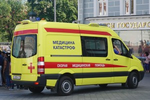 Житель Астраханской области погиб под колёсами иномарки в Петербурге