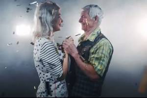 В Сети набирает популярность клип КВНщиков про любовь астраханских пенсионеров