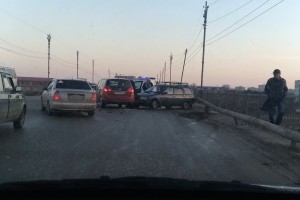 В Астрахани из-за ДТП на мосту наб реки Царев образовалась километровая пробка